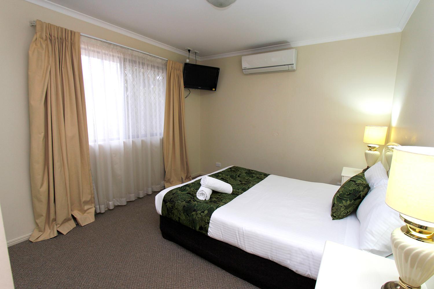 The Palms Motel Chinchilla Εξωτερικό φωτογραφία