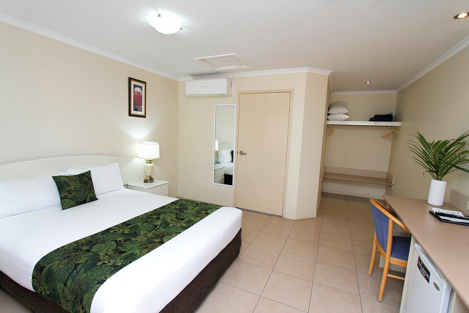 The Palms Motel Chinchilla Εξωτερικό φωτογραφία