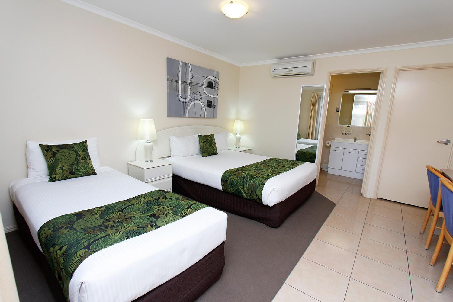 The Palms Motel Chinchilla Εξωτερικό φωτογραφία