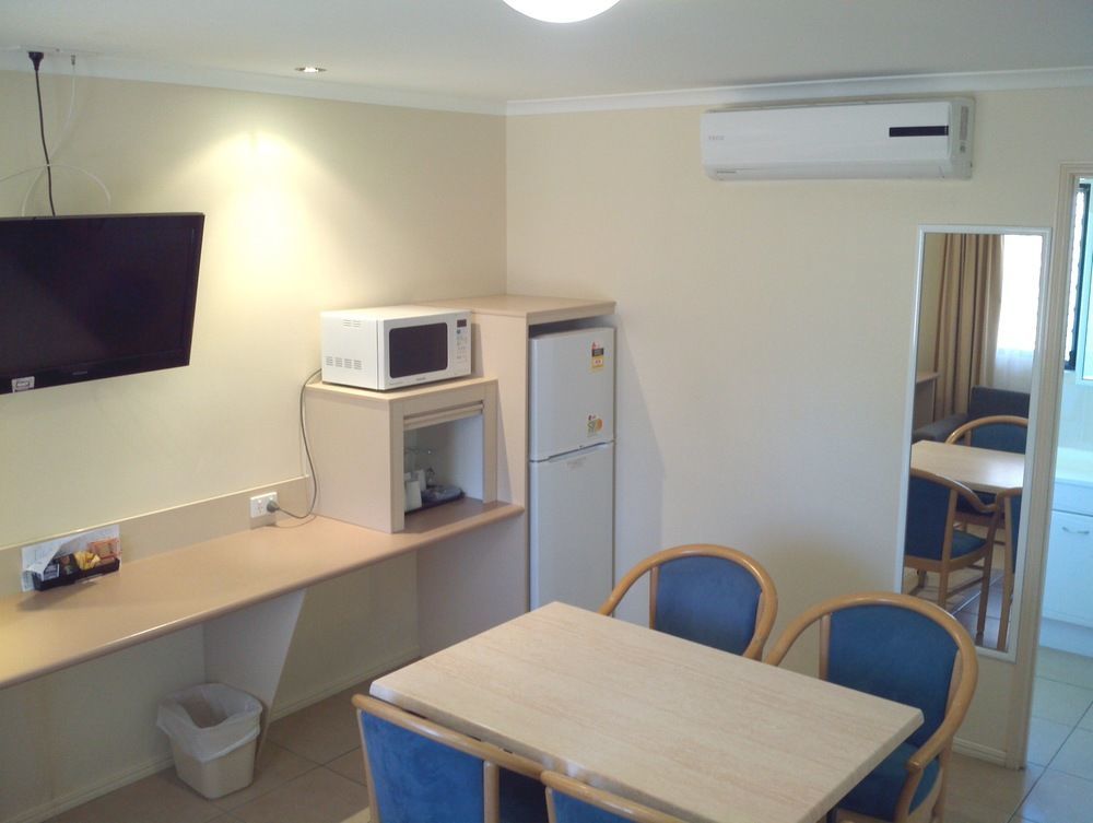 The Palms Motel Chinchilla Εξωτερικό φωτογραφία